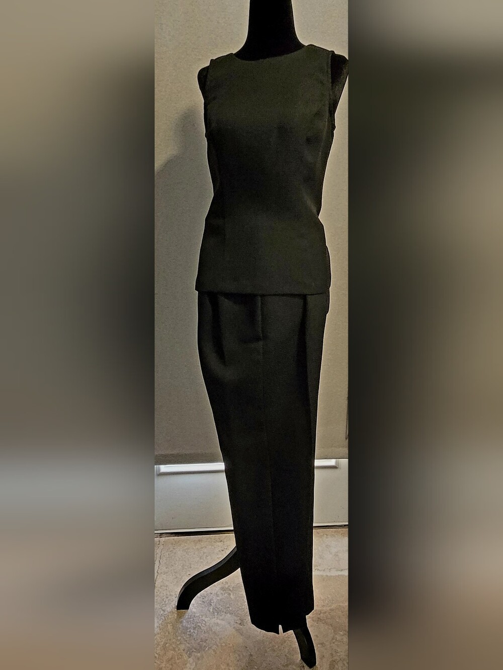 Vintage Black 2 Piece Suit, Slim Fit Cigarette Style Pants. Size 2 Any Occasion - Picture 4 of 10